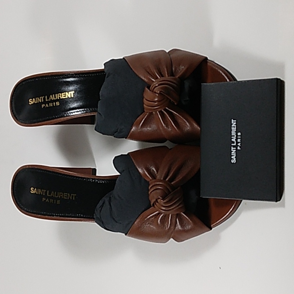 NIB!! 3.5 inch New papaya Saint Laurent Loulou Sli